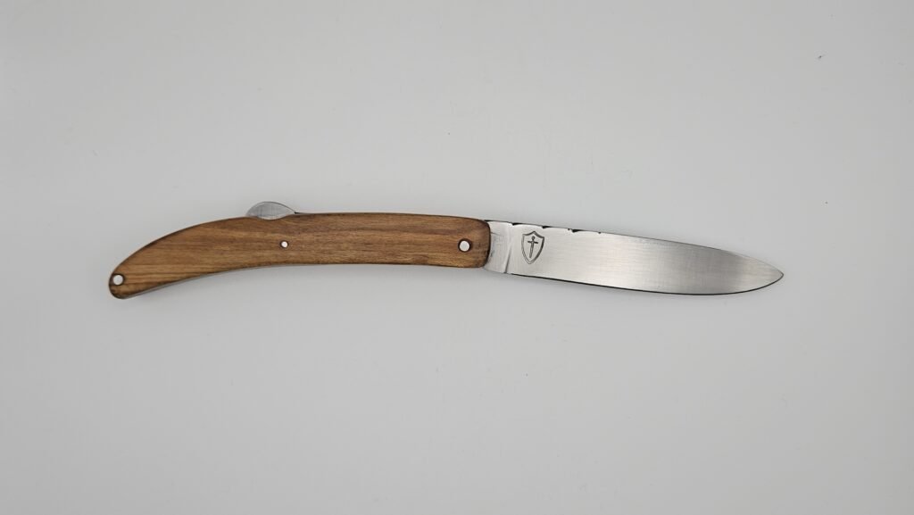 Couteau pliant à pompe