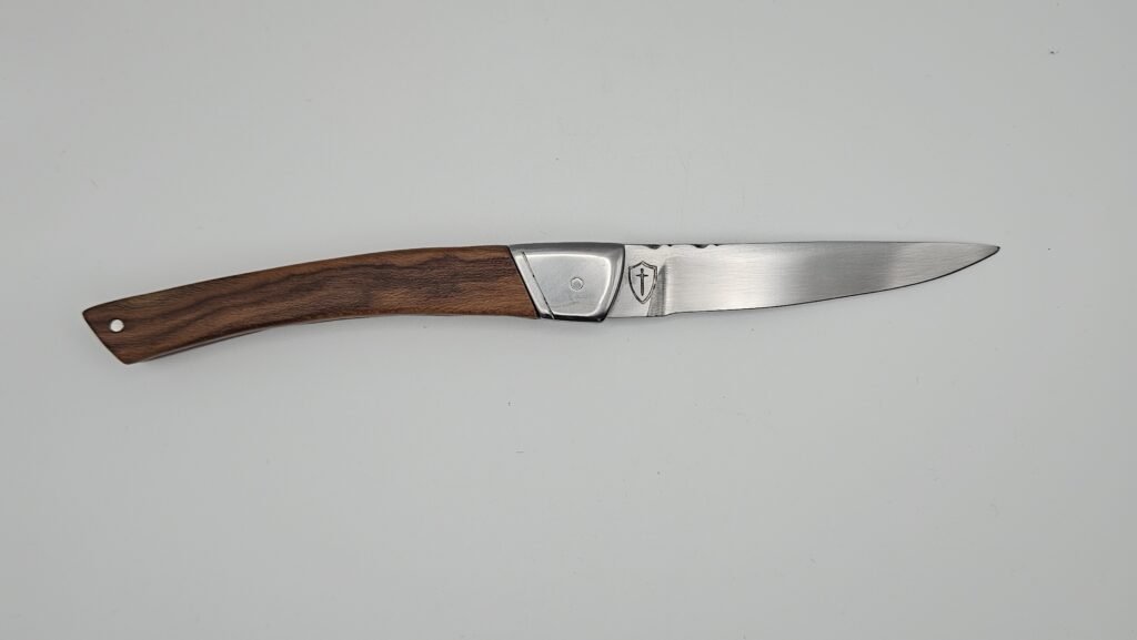 Le Pliant Signature – Bois de Cornouiller & Acier Carbone