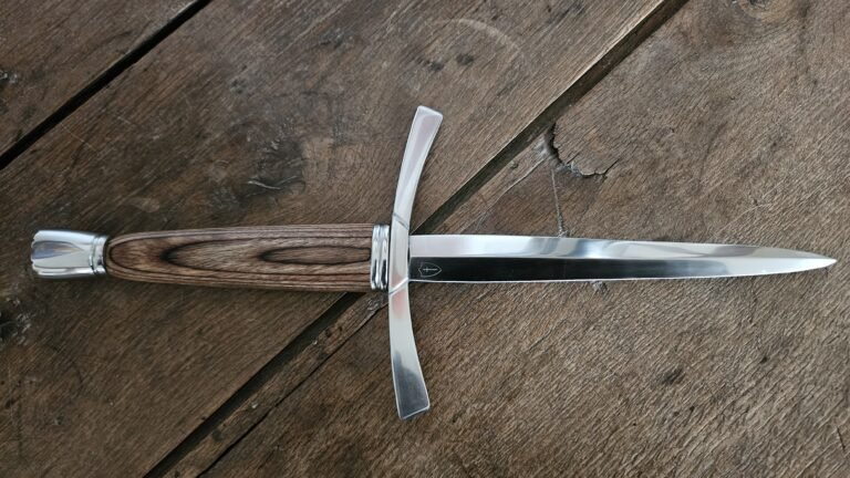 Dague forgée main inspiration du XIV° siecle.